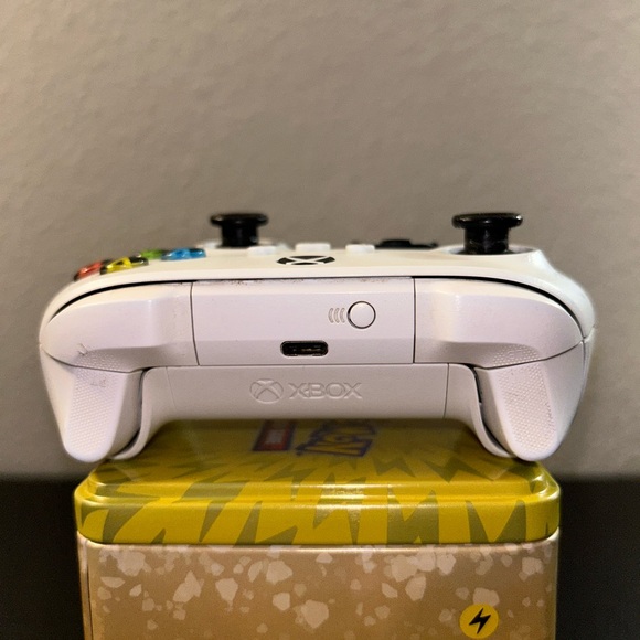 Microsoft Xbox One Series X S Wireless Controller Model 1914 White - Picture 2 of 5